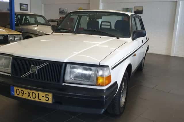 Volvo 240 (1988) thumbnail 10