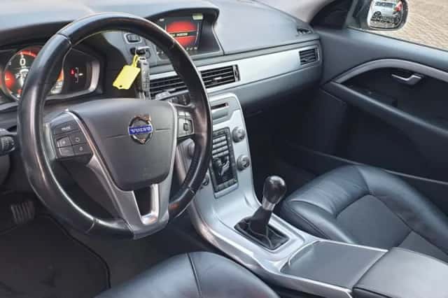 Volvo V70 (2014) thumbnail 24