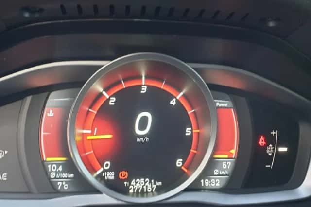 Volvo V70 (2014) thumbnail 38