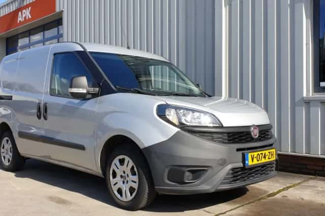 Fiat Doblo (2019) thumbnail 2