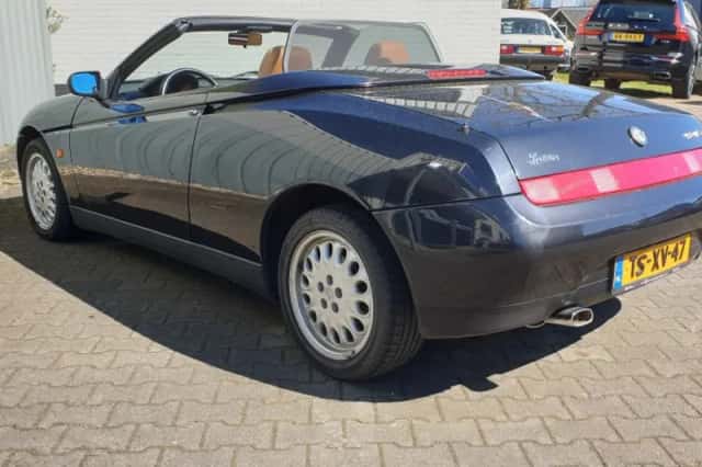 Alfa Romeo Spider (1998) thumbnail 9