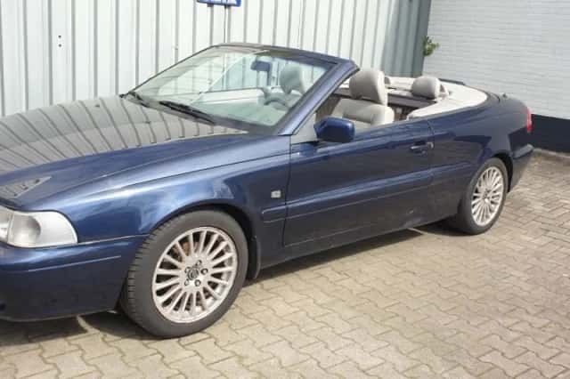 Volvo C70 (2001) thumbnail 1