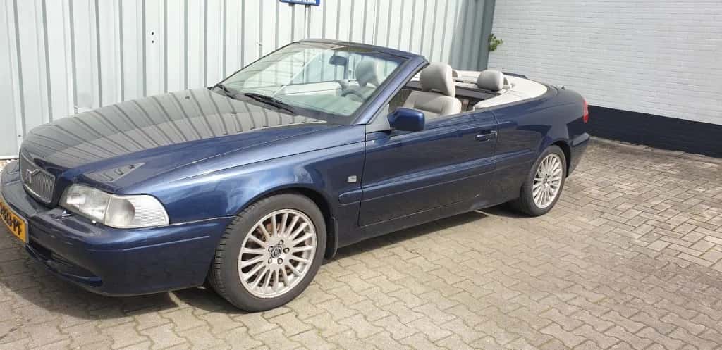 Volvo C70 (2001) — foto 1