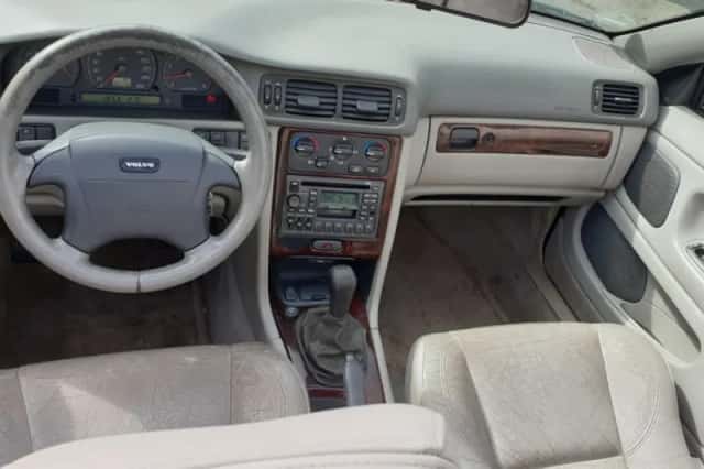 Volvo C70 (2001) thumbnail 13