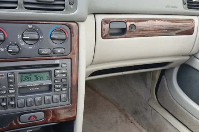 Volvo C70 (2001) thumbnail 23