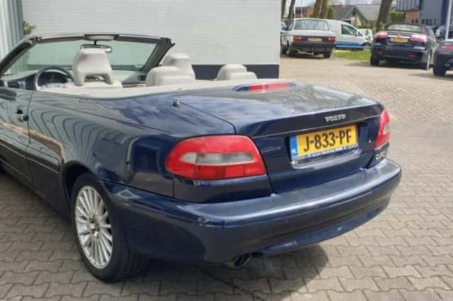 Volvo C70 (2001) thumbnail 4