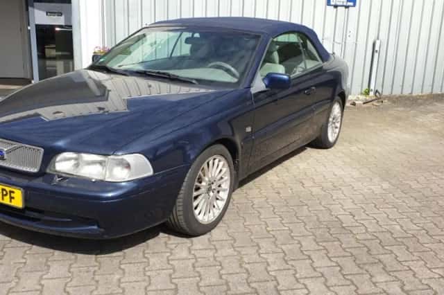 Volvo C70 (2001) thumbnail 10
