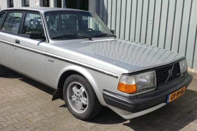 Volvo 244 (1981) thumbnail 2