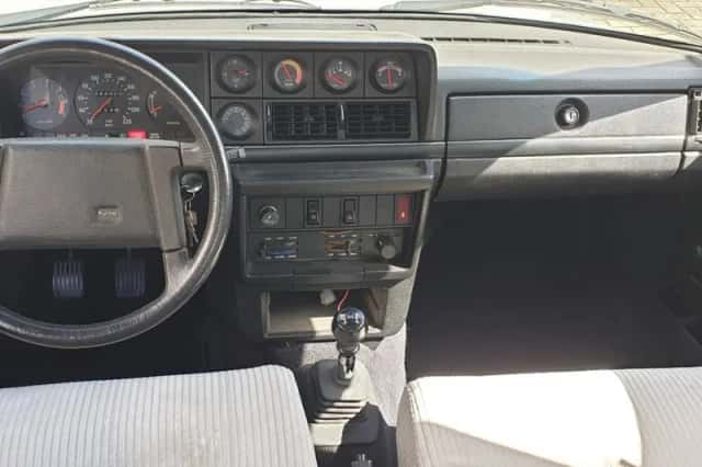 Volvo 244 (1981) thumbnail 49