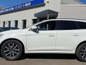 Volvo XC60 (2015) thumbnail 11