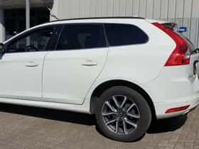 Volvo XC60 (2015) thumbnail 15
