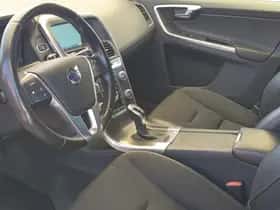 Volvo XC60 (2015) thumbnail 17