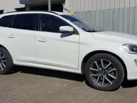 Volvo XC60 (2015) thumbnail 3