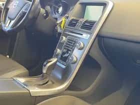 Volvo XC60 (2015) thumbnail 30