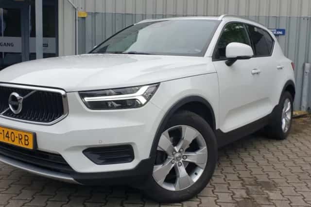 Volvo XC40 (2019) thumbnail 2
