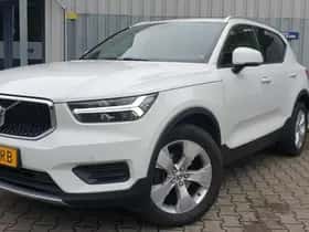 Volvo XC40 (2019) thumbnail 2