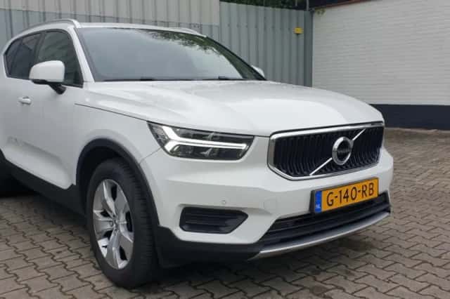 Volvo XC40 (2019) thumbnail 3