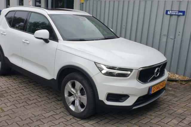 Volvo XC40 (2019) thumbnail 4