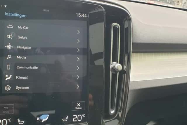 Volvo XC40 (2019) thumbnail 48