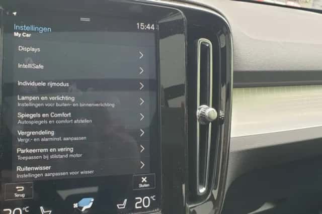 Volvo XC40 (2019) thumbnail 49