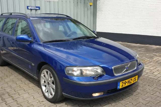 Volvo V70 (2002) thumbnail 2