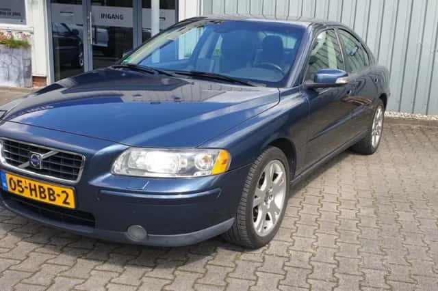 Volvo S60 (2008) thumbnail 2