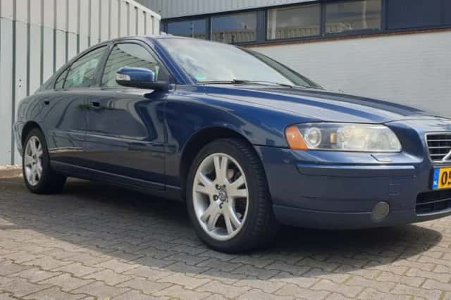 Volvo S60 (2008) thumbnail 4
