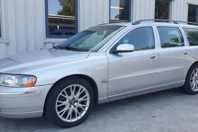 Volvo V70 (2006) thumbnail 1