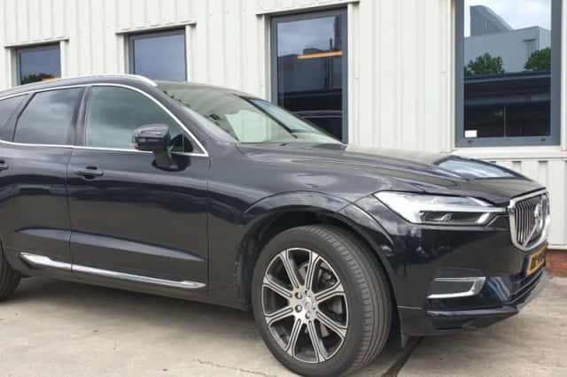 Volvo XC60 (2017) thumbnail 3