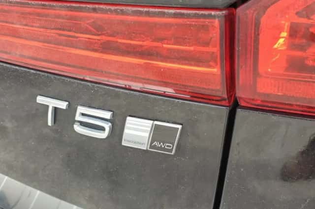 Volvo XC60 (2017) thumbnail 4