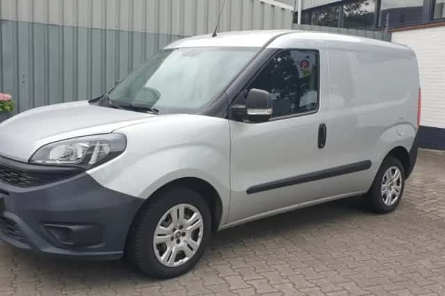 Fiat Doblo (2019) thumbnail 2