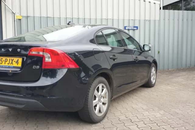 Volvo S60 (2011) thumbnail 5