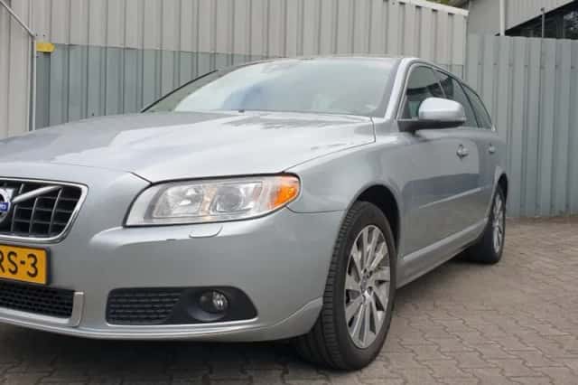 Volvo V70 (2011) thumbnail 1
