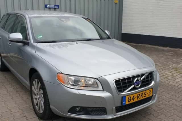 Volvo V70 (2011) thumbnail 2