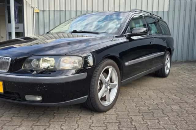 Volvo V70 (2003) thumbnail 1