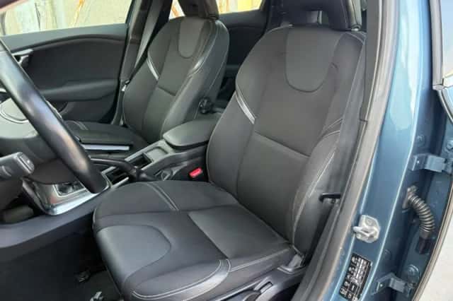 Volvo V40 (2013) thumbnail 4