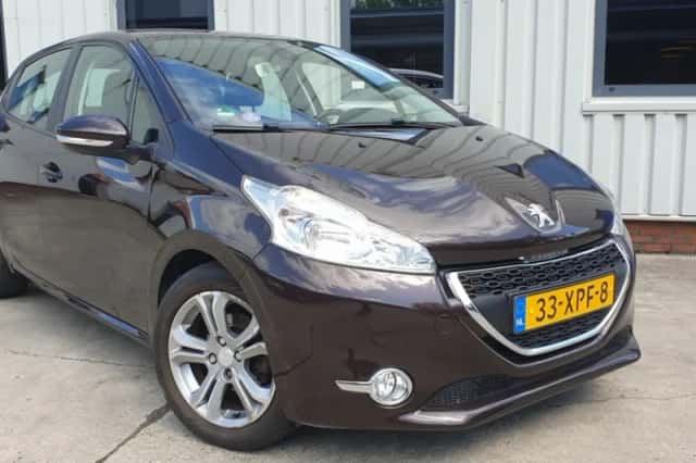 Peugeot 208 (2012) thumbnail 1