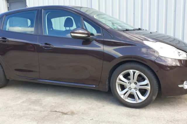 Peugeot 208 (2012) thumbnail 2