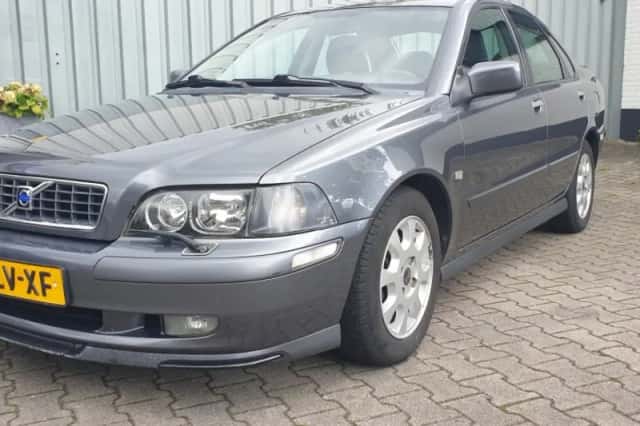 Volvo S40 (2003) thumbnail 1