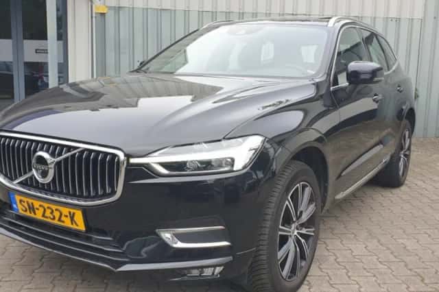 Volvo XC60 (2018) thumbnail 3
