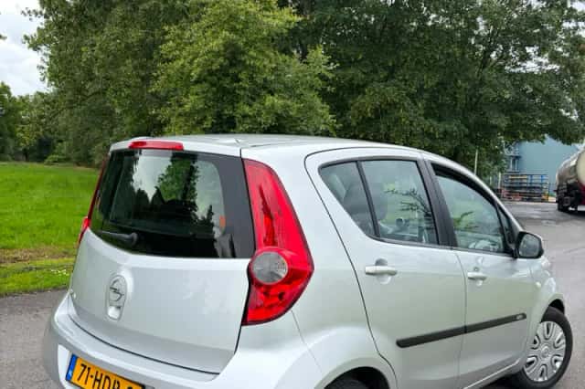 Opel Agila (2008) thumbnail 5
