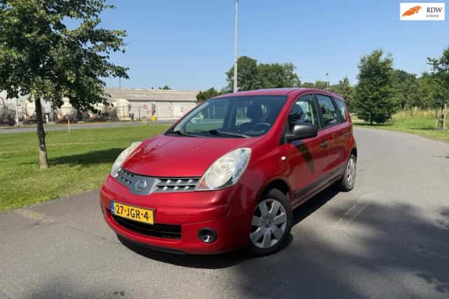 Nissan Note (2009) thumbnail 1