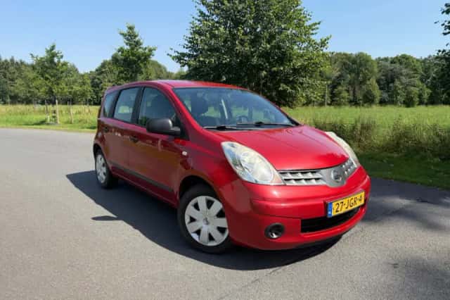 Nissan Note (2009) thumbnail 2