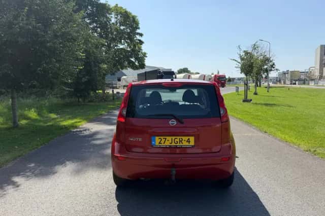 Nissan Note (2009) thumbnail 4