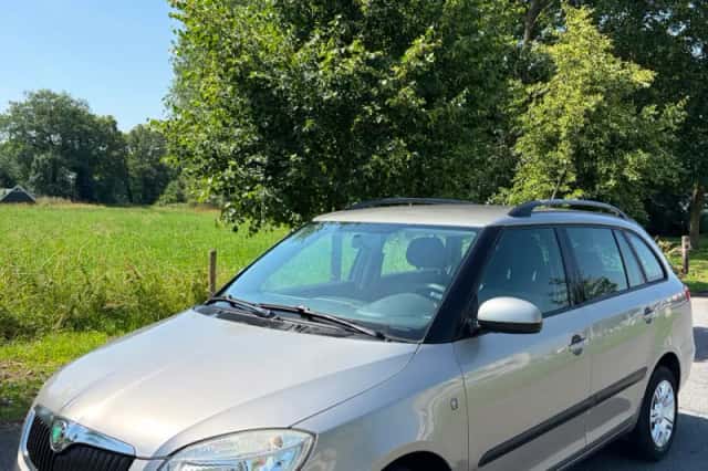 Škoda Fabia (2009) thumbnail 1