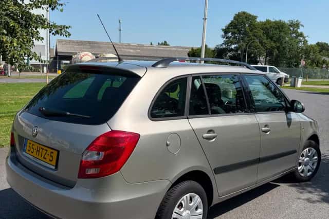Škoda Fabia (2009) thumbnail 5