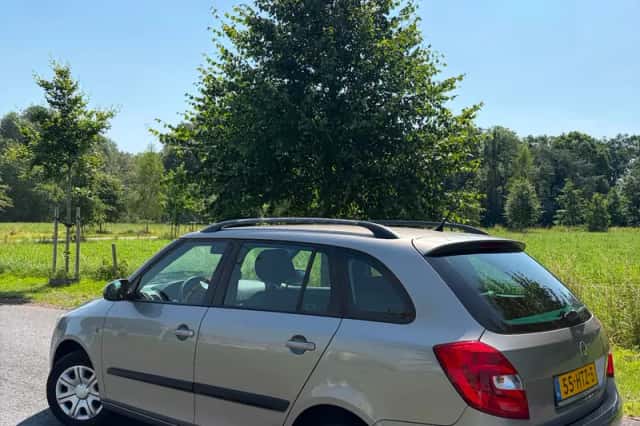 Škoda Fabia (2009) thumbnail 6