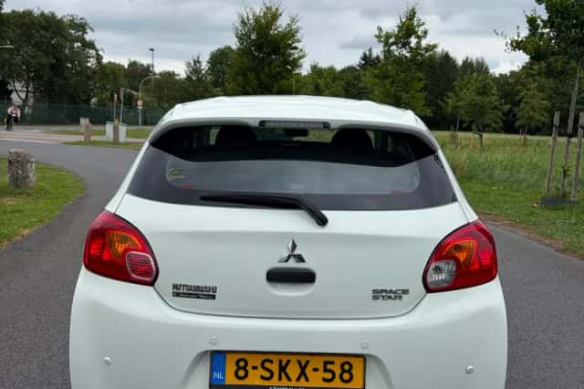 Mitsubishi Space Star (2013) thumbnail 4