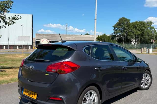 Kia Cee'd (2013) thumbnail 3