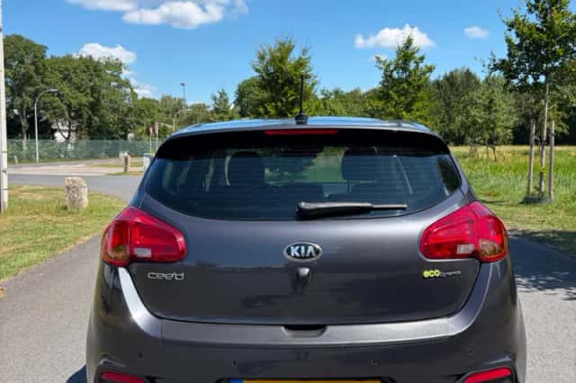 Kia Cee'd (2013) thumbnail 6